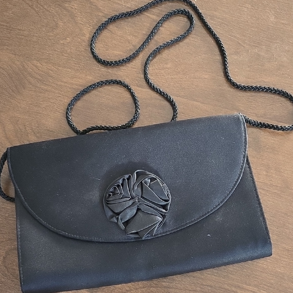 Chic Black Floral Clutch with Chain Strap